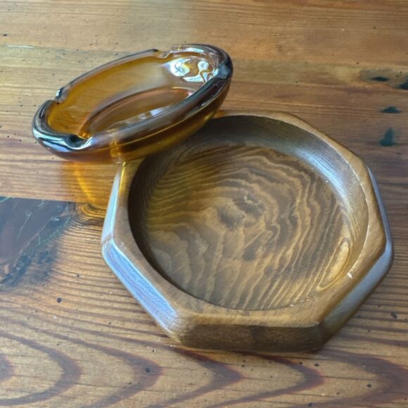 Vintage 1970s Cigar Ashtray Amber Glass 4 Finger Insert  7.5" Octagon Wood Base - Picture 6 of 10